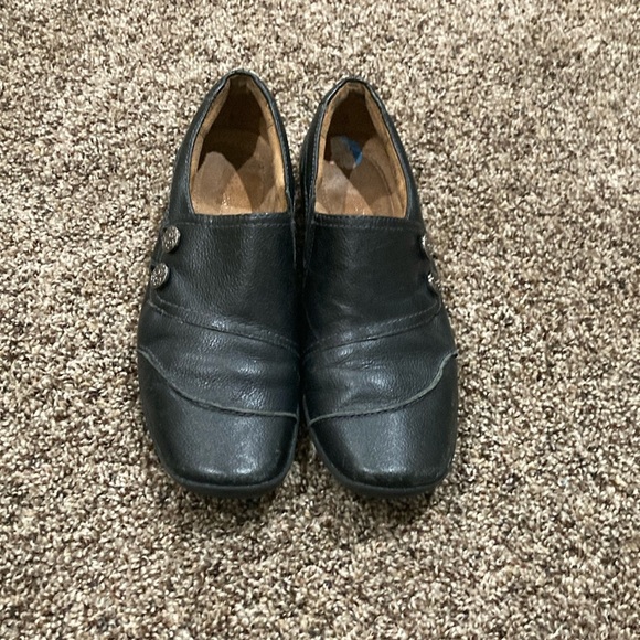 Naturalizer Women’s Black Leather Button Moccasins Shoes - Picture 1 of 8